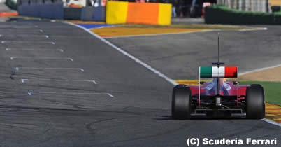 フェラーリ、レッドブル流の排気システムをテスト