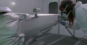 【動画】F1 メルセデスGP シルバーアローの塗装方法