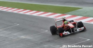 フェリペ・マッサ、雨のF1イギリスGP初日でトップ