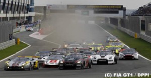 【レース動画】FIA GT1第8戦オルドス、マキシム・マルティン／フレデリック・マコウィッキ組のフォードGTが優勝