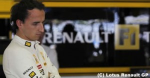 ロバート・クビサ、来季F1復帰可能か10月に判断