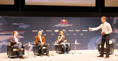 セバスチャン・ベッテルの記者会見、チーム首脳陣も出席