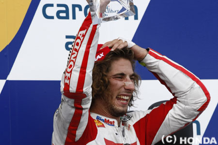 ホンダに再び悲劇。MotoGPマルコ・シモンチェリがレース中に事故死