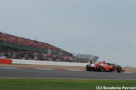 フェラーリのテストドライバー「レッドブルの強さの秘密は“革新”だ