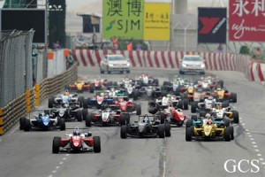 F3マカオGP決勝、ダニエル・フンカデーラが優勝。全日本王者の関口雄飛は4位